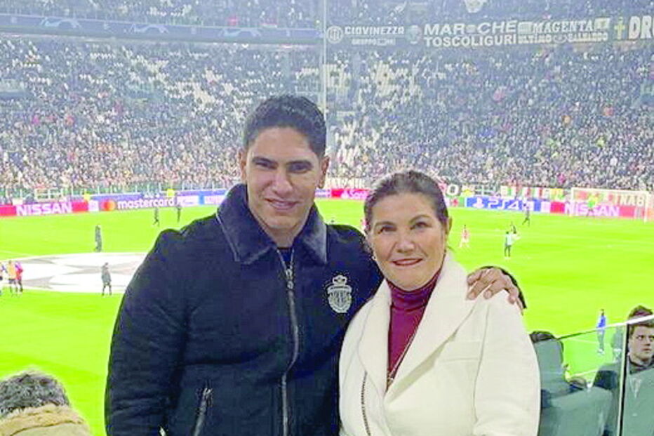 Dolores feliz ao lado do ‘ex’ da filha 