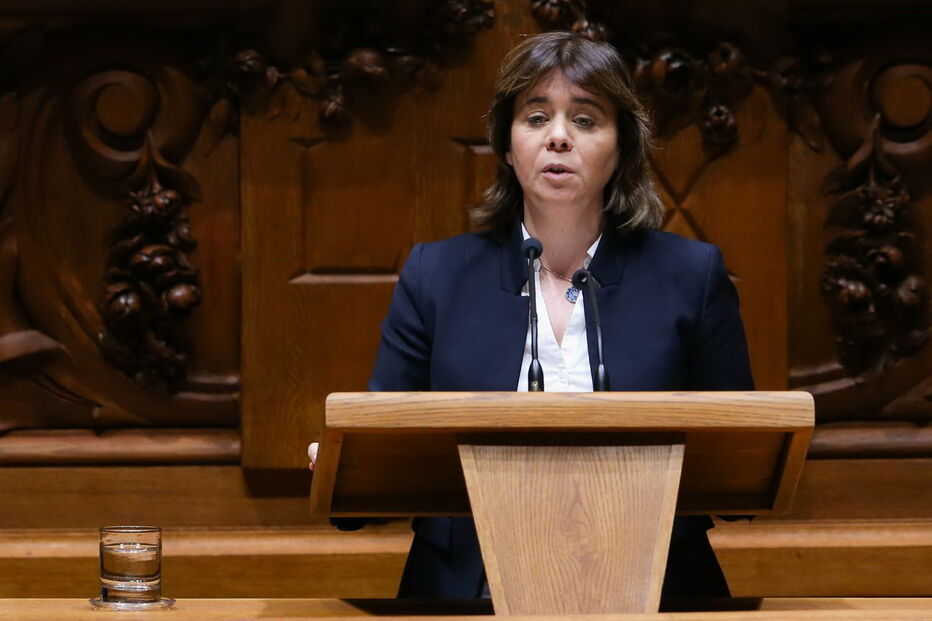 Catarina Martins discursa no debate final do Orçamento do Estado de 2019