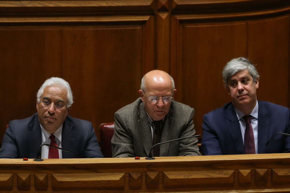 António Costa com Augusto Santos Silva e Mário Centeno no parlamento