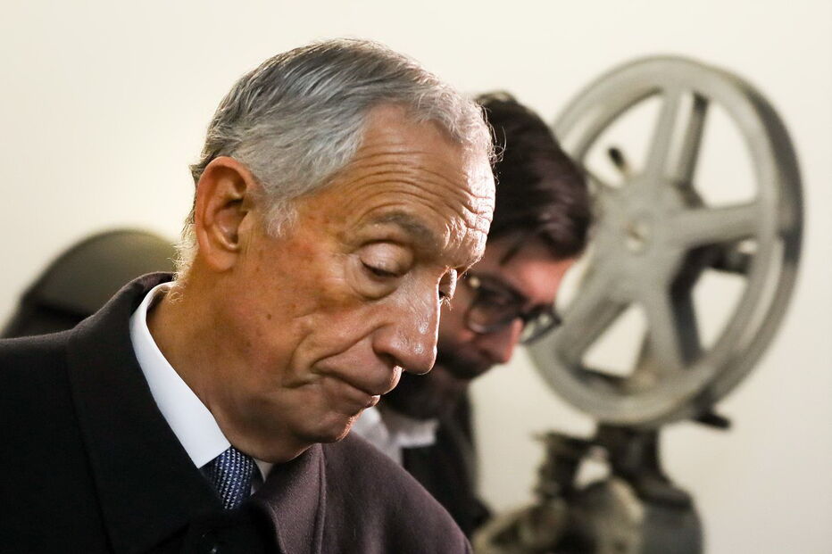 Marcelo Rebelo de Sousa na visita ao arquivo da Cinemateca, em Bucelas