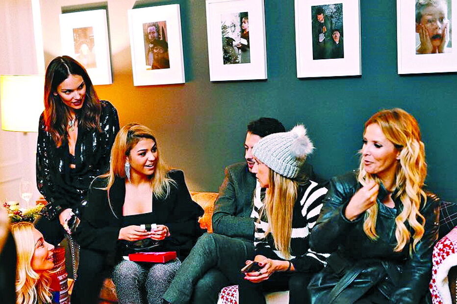 Agência reuniu famosos para celebrar a quadra natalícia   