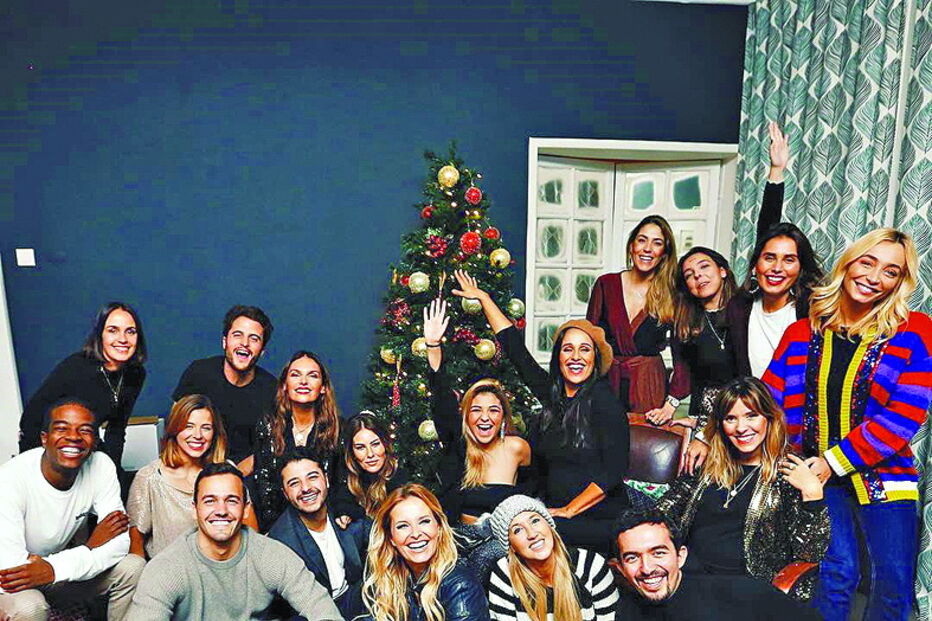 Agência reuniu famosos para celebrar a quadra natalícia   