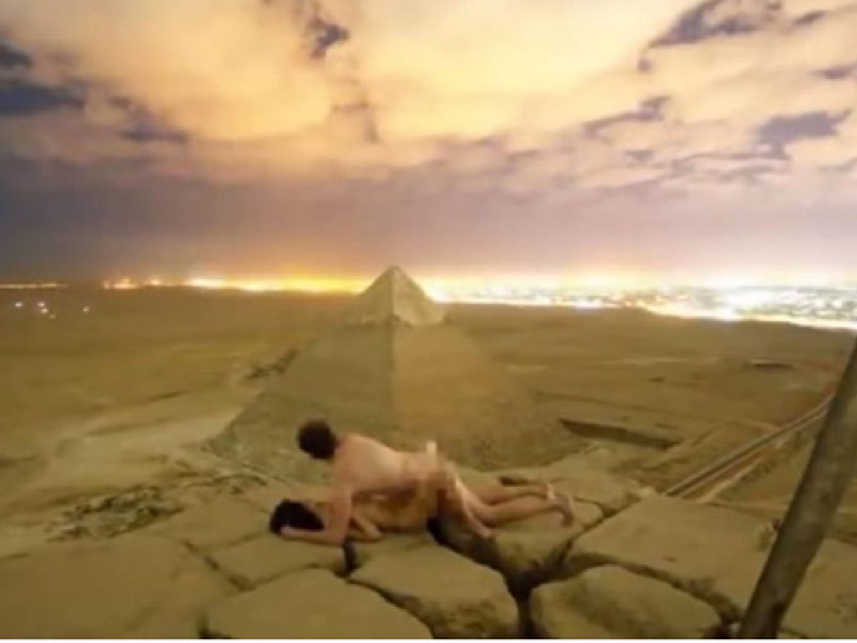 Vídeo de casal a fazer sexo no topo de uma pirâmide escandaliza o Egito - Mundo imagem