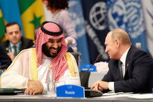 O estranho cumprimento entre Putin e o príncipe saudita que está a correr mundo
