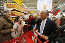 Marcelo Rebelo de Sousa participa na recolha de alimentos no Banco Alimentar