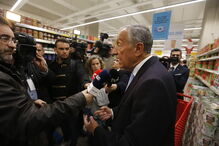 Marcelo Rebelo de Sousa participa na recolha de alimentos no Banco Alimentar