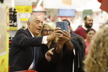 Marcelo Rebelo de Sousa participa na recolha de alimentos para o Banco Alimentar
