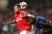 Jogadores em ação no Benfica - Feirense