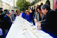 Bolo nevão com recheio de cherovia