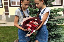 Irmãs gémeas Masha e Dash Ledeneva