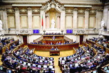 O Parlamento dispensou os deputados, em 2004, de apresentarem os comprovativos das despesas de transporte: em 2017 receberam 3,1 milhões de euros 