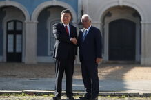 Xi Jinping  e António Costa furaram o protocolo para conversarem a sós, após  uma declaração conjunta sem questões