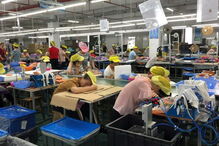 Operário fabril recebe um cêntimo por cada boneca vendida por 40 euros