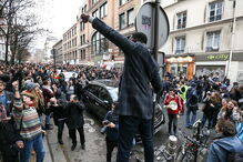 Protestos de estudantes em França levam polícia a recorrer a gás lacrimogéneo 