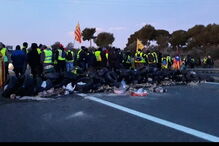 Grupo que luta pela independência da Catalunha corta autoestrada em Tarragona