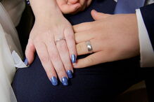 Mãe com doença terminal morre após casamento preparado por amigos 