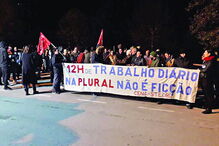 Trabalhadores da Plural em protesto contra condições de trabalho precárias na produtora 