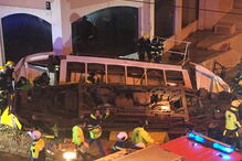 Elétrico capota na Lapa em Lisboa