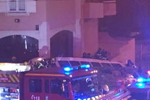 Elétrico capota na Lapa em Lisboa	