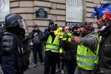 Coletes amarelos voltam às ruas