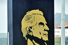 ‘Desenhos na Prisão’ foram colocados no dia 10 de novembro numa das principais entradas de Setúbal 