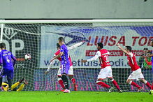 Jogadores do Sp. Braga em festa no Bonfim depois do golo marcado pelo central brasileiro Pablo Santos 