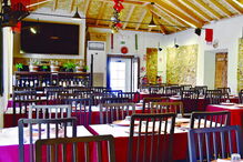 Interior do restaurante Taberna do Quinzena. Uma sugestão para os sabores da terra