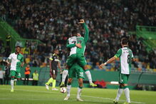 Bas Dost bisou em Alvalade