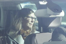 A juíza Ana Peres em diligência do caso E-Toupeira