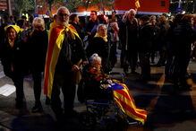 Manifestantes pró independência voltaram a sair à rua em Barcelona