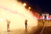 Vídeos mostram violência entre 