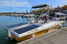 Barco solar faz passeios ecológicos no rio Arade, desde Portimão até Silves, tanto nos meses de verão como de inverno 