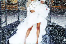 Irmãs Kardashians mostram filhos