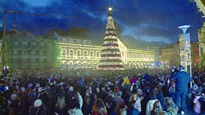 Milhares nas ruas de Braga para ver as iluminações de Natal      