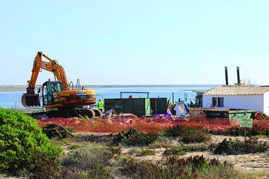 Últimas demolições nos núcleos dos Hangares e do Farol, na ilha da Culatra, ocorreram a 7 e 8 de novembro 