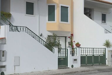 Homem mata mulher à facada e confessa crime aos familiares na Azambuja