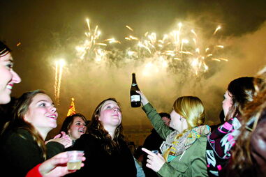 Preocupação com segurança deixa garrafas de espumante de fora do recinto