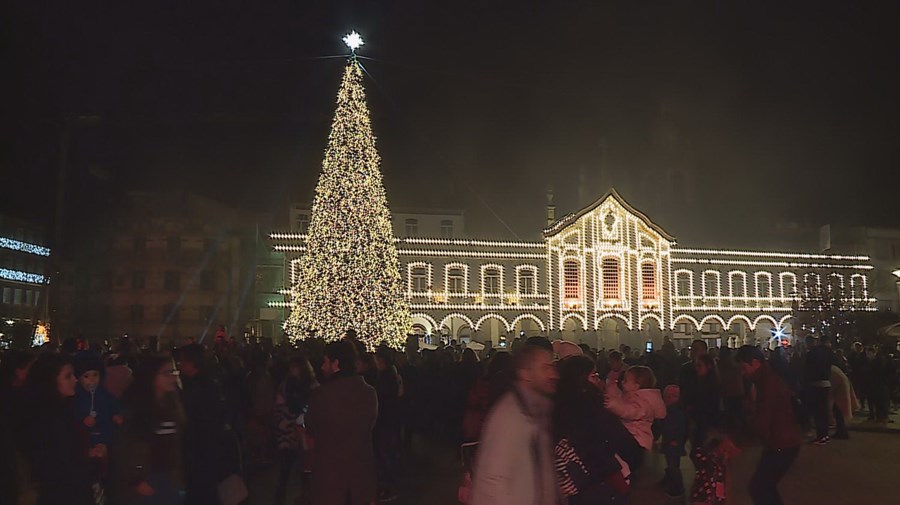 Árvore de Natal de 24 metros em Braga