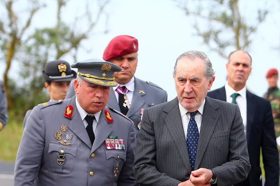 O Tenente-General Rui Davide Guerra Pereira com o antigo Presidente da República, Ramalho Eanes