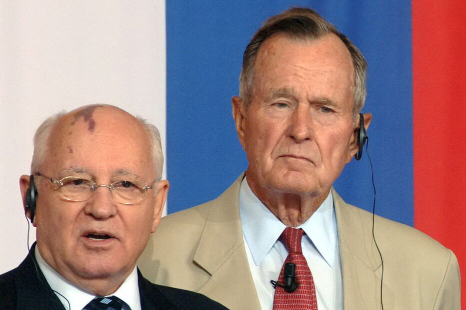Os antigos presidentes dos EUA e URSS,  George H. W, Bush e Mikahil Gorbatchov 