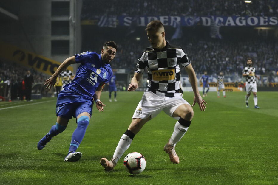  Jogadores em ação no dérbi entre Boavista e FC Porto
