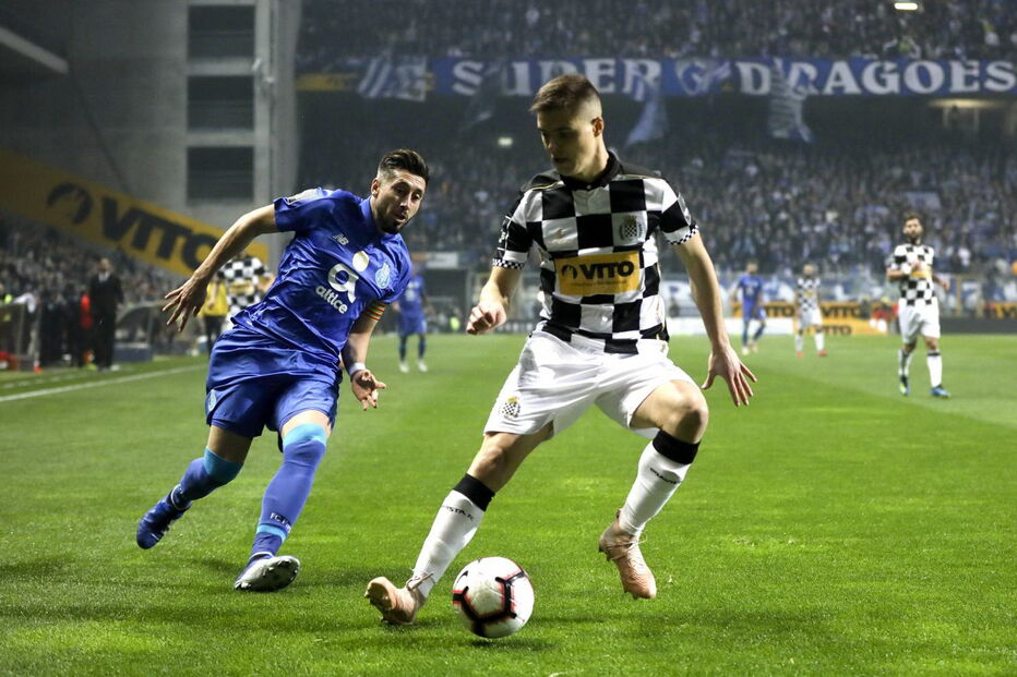  Jogadores em ação no dérbi entre Boavista e FC Porto