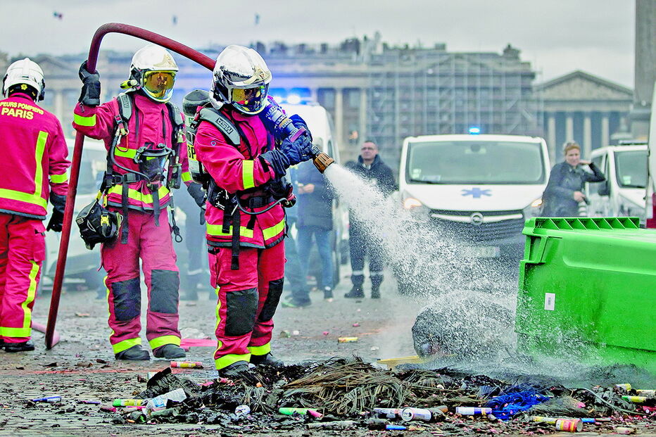 Protestos contra o aumento do preço dos combustíveis são considerados os mais graves no país desde o Maio de 68  