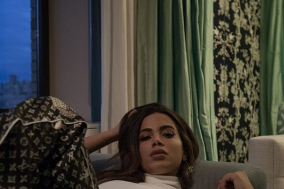 Anitta com as calças de seis mil euros!