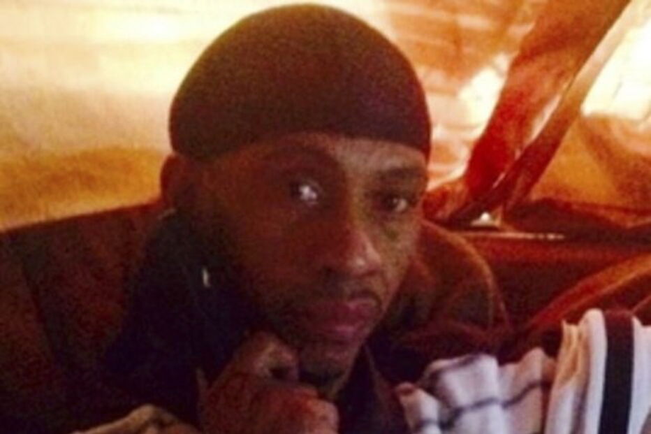 Mulher de 136 quilos senta-se em cima do namorado e mata-o