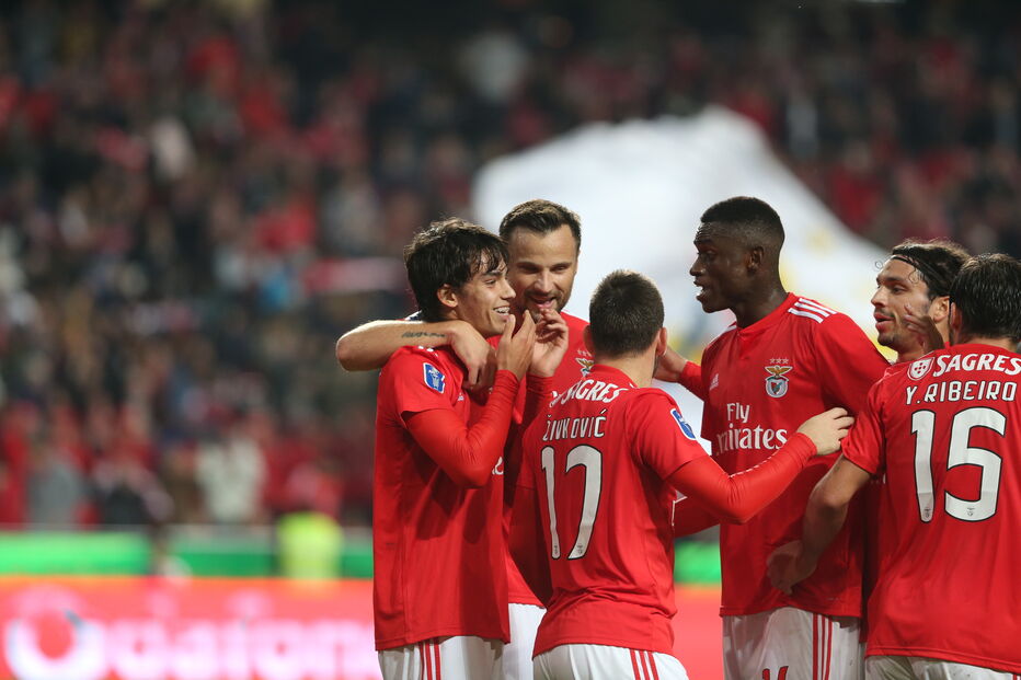 Encarnados celebram golo de João Félix