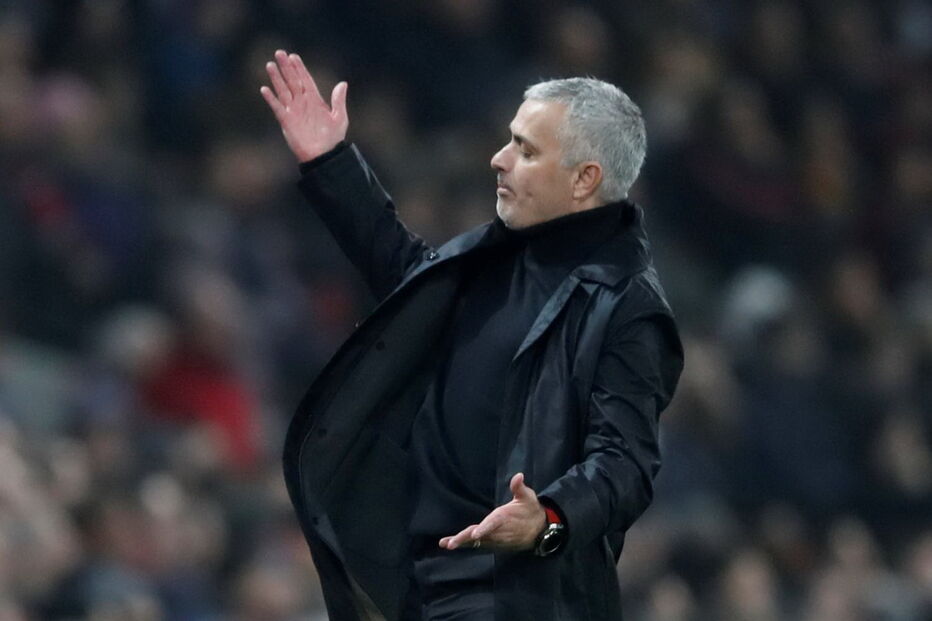 Mourinho volta a perder pontos na Liga Inglesa