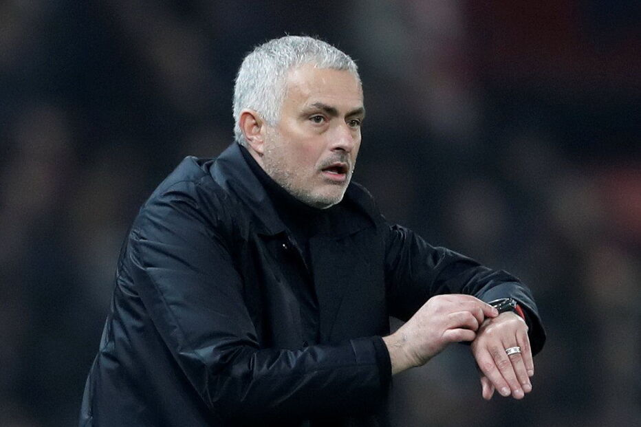 Mourinho volta a perder pontos na Liga Inglesa