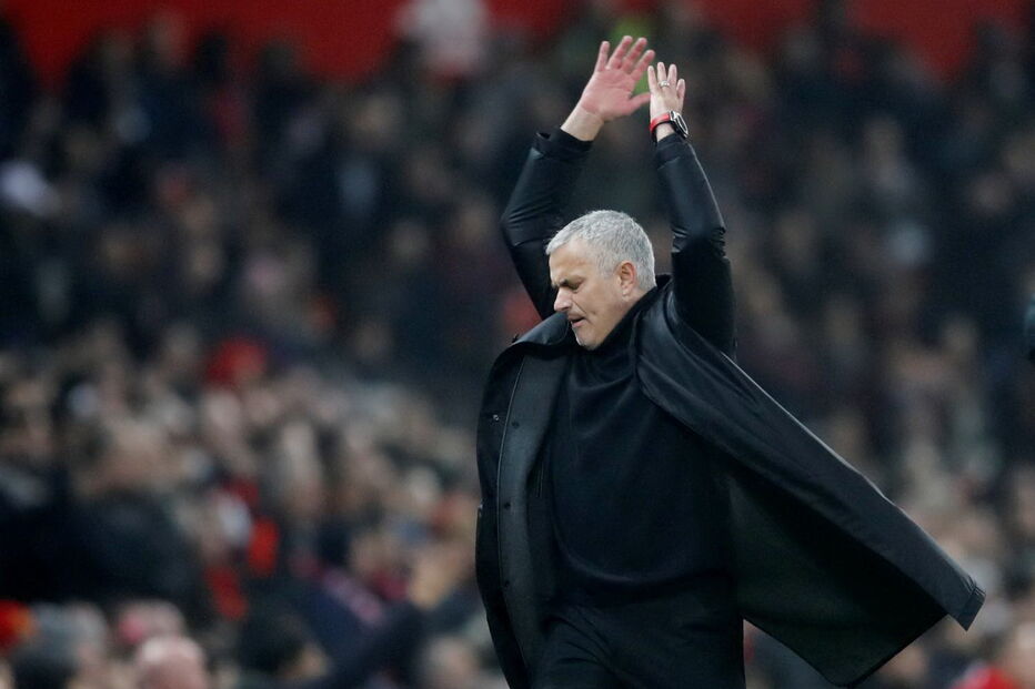 Mourinho volta a perder pontos na Liga Inglesa