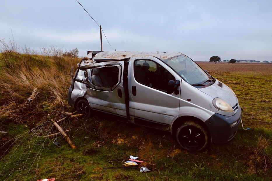 Despiste de carro fere bebé de quatro meses em Évora